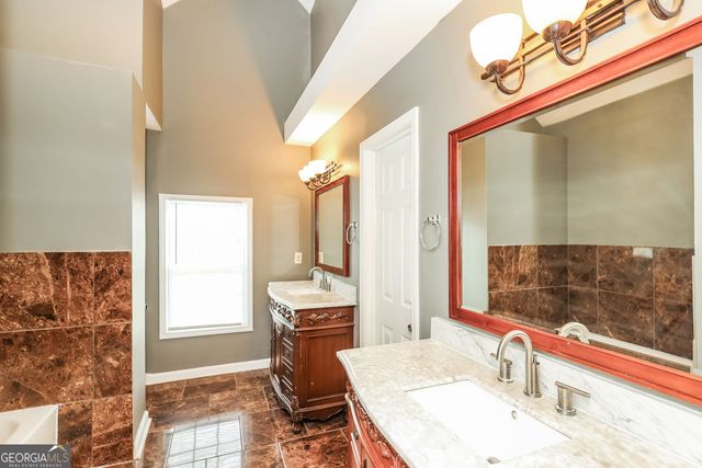 11492 Summer Creek Drive, Hampton, GA 30228