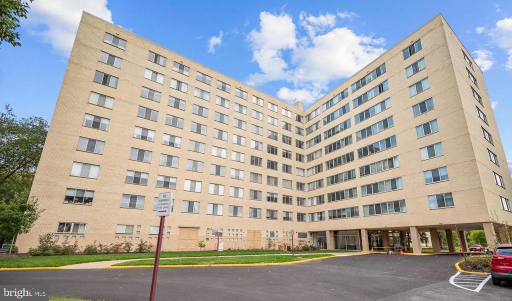 6631 WAKEFIELD DR #819, Alexandria, VA 22307