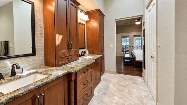 1040 ROSETREE LN, Tarpon Springs, FL 34689