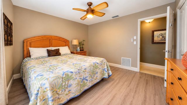 1040 ROSETREE LN, Tarpon Springs, FL 34689