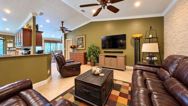 1040 ROSETREE LN, Tarpon Springs, FL 34689