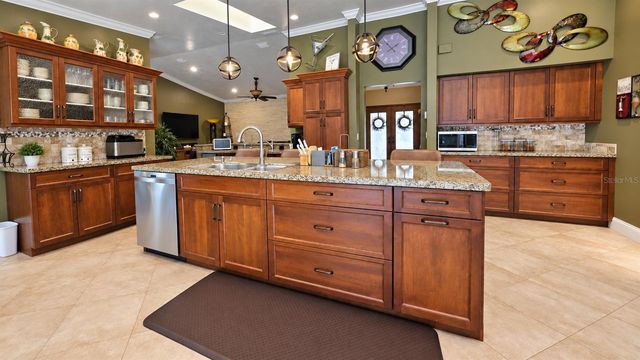 1040 ROSETREE LN, Tarpon Springs, FL 34689