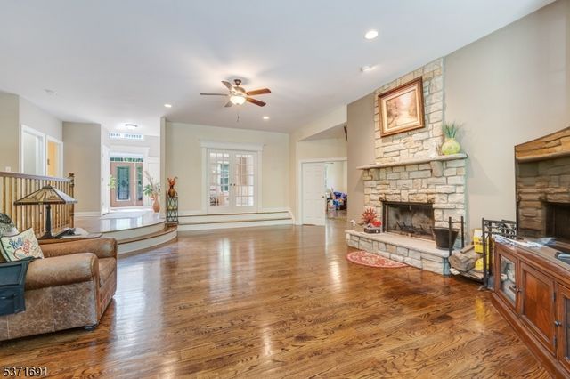 32 Four Bridges Rd, Chester Twp., NJ 07930