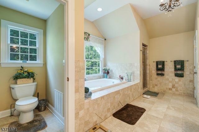 32 Four Bridges Rd, Chester Twp., NJ 07930