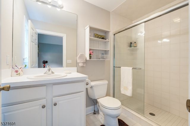 32 Four Bridges Rd, Chester Twp., NJ 07930