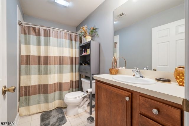 32 Four Bridges Rd, Chester Twp., NJ 07930