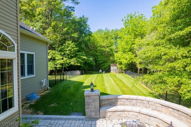 32 Four Bridges Rd, Chester Twp., NJ 07930