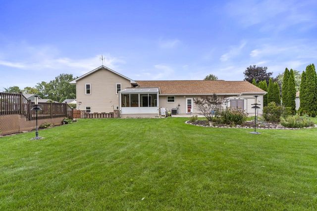 N1576 EVENING STAR DRIVE, Greenville, WI 54942