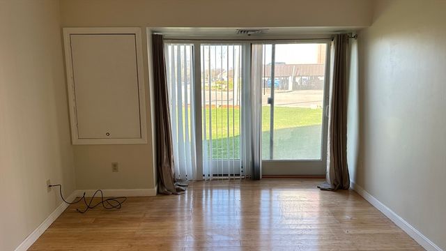 133 Commander Shea Blvd 113, Quincy, MA 02171