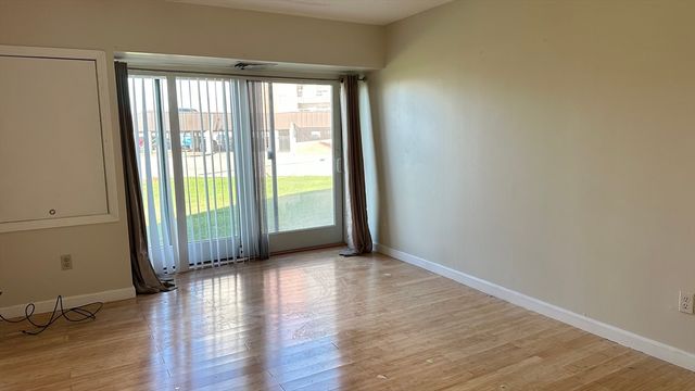 133 Commander Shea Blvd 113, Quincy, MA 02171