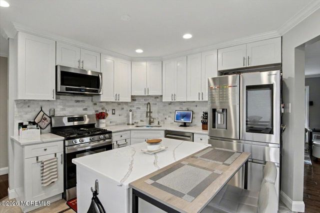 120 Diamond Lane, Old Bridge, NJ 08857