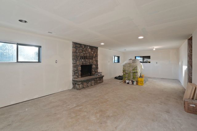 2206 E Pine Hill Ln, Spokane, WA 99244