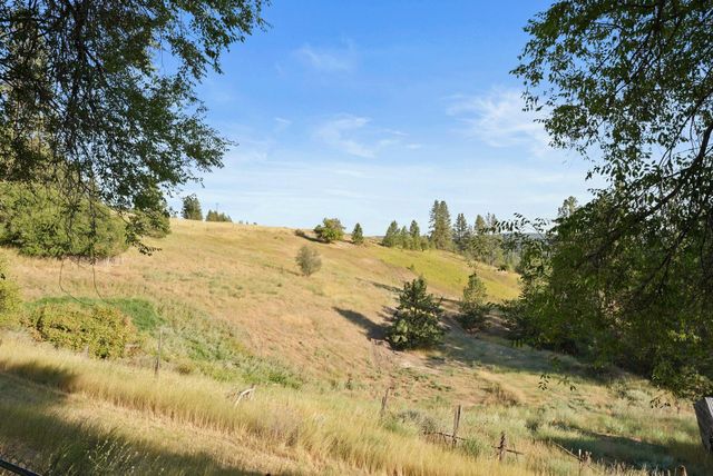 2206 E Pine Hill Ln, Spokane, WA 99244