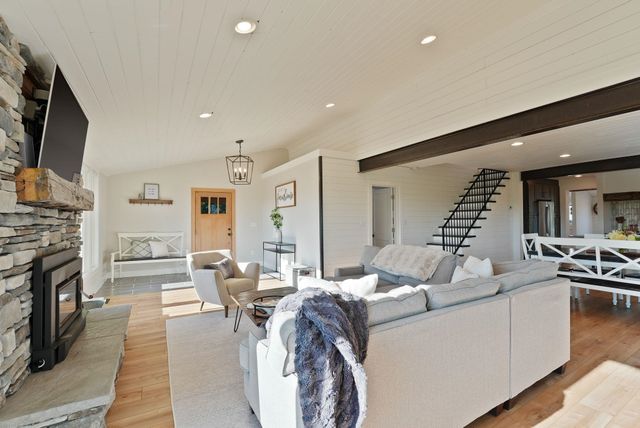 2206 E Pine Hill Ln, Spokane, WA 99244