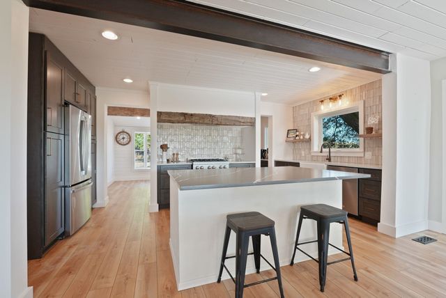 2206 E Pine Hill Ln, Spokane, WA 99244