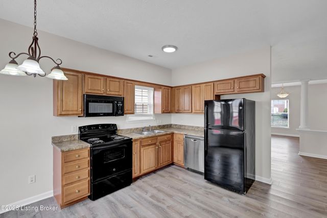 1614 Lois Morris Dr, Louisville, KY 40211