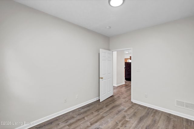 1614 Lois Morris Dr, Louisville, KY 40211