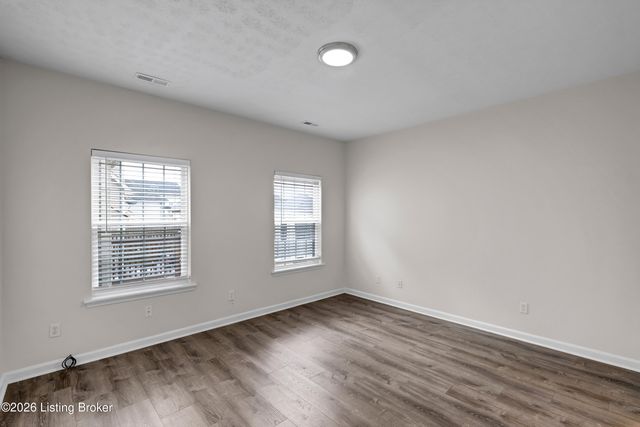 1614 Lois Morris Dr, Louisville, KY 40211