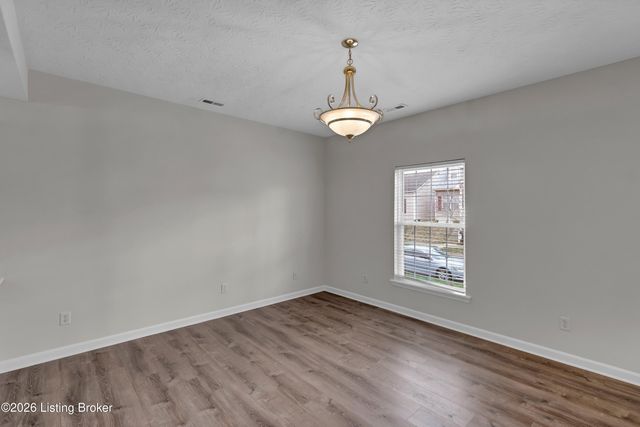 1614 Lois Morris Dr, Louisville, KY 40211