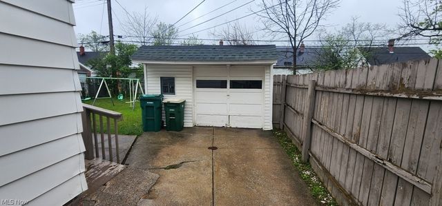 5522 Oakwood Avenue, Maple Heights, OH 44137