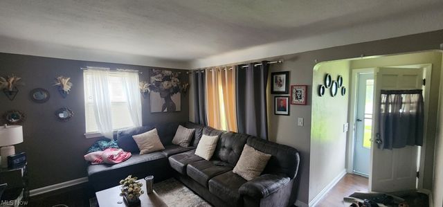 5522 Oakwood Avenue, Maple Heights, OH 44137