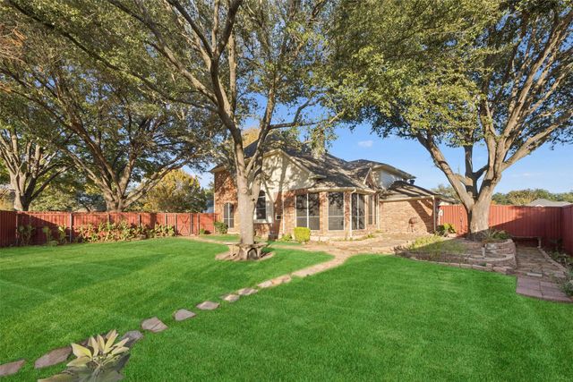 3006 Cottonwood Court, Rowlett, TX 75088