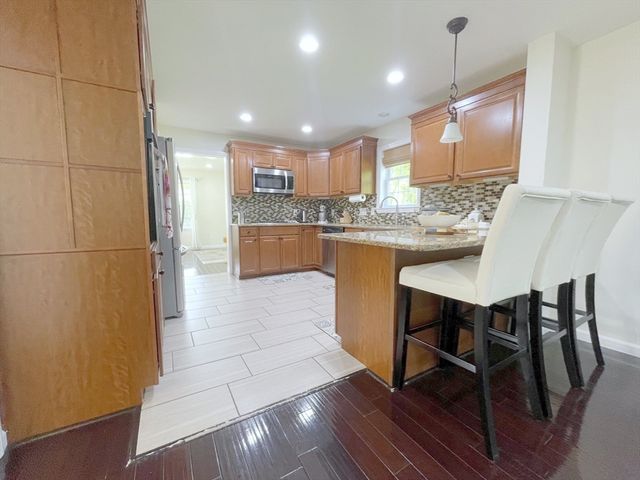 52 Phelps St, Marlborough, MA 01752