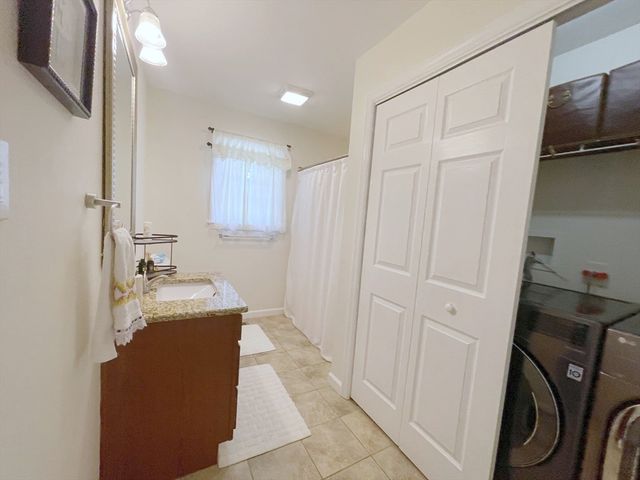 52 Phelps St, Marlborough, MA 01752