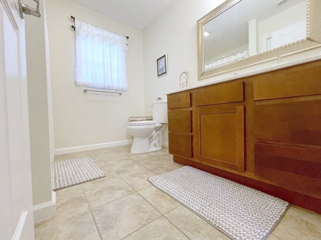 52 Phelps St, Marlborough, MA 01752