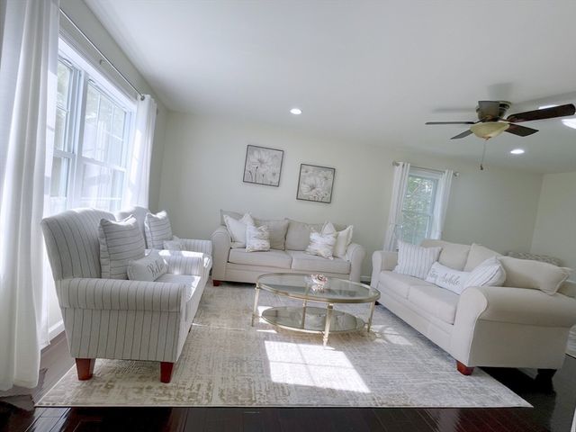 52 Phelps St, Marlborough, MA 01752
