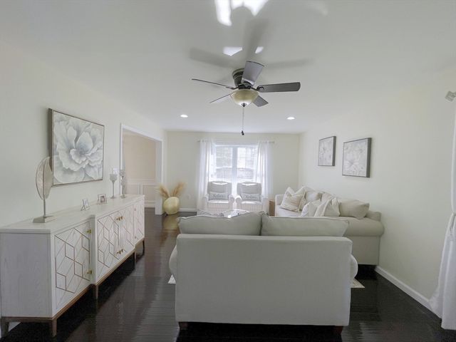 52 Phelps St, Marlborough, MA 01752