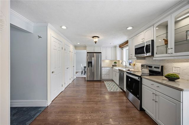 152 Haskins Lane North, Greece, NY 14468