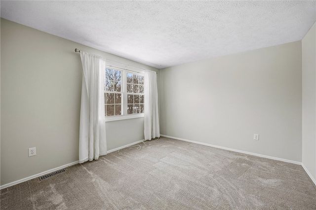 152 Haskins Lane North, Greece, NY 14468