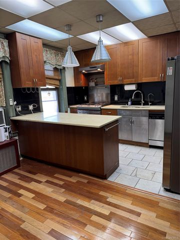2922 Barnes Avenue 5F, Bronx, NY 10467
