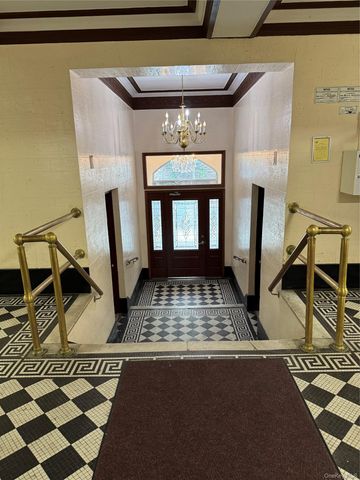 2922 Barnes Avenue 5F, Bronx, NY 10467