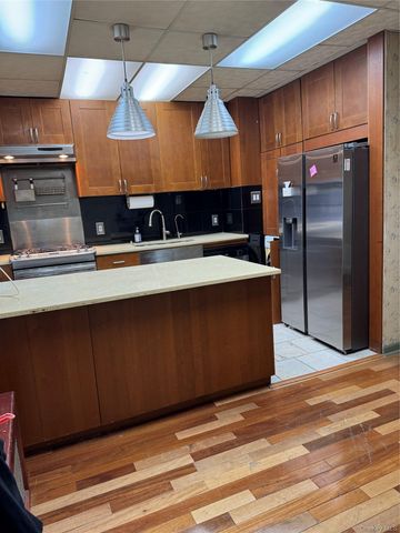 2922 Barnes Avenue 5F, Bronx, NY 10467