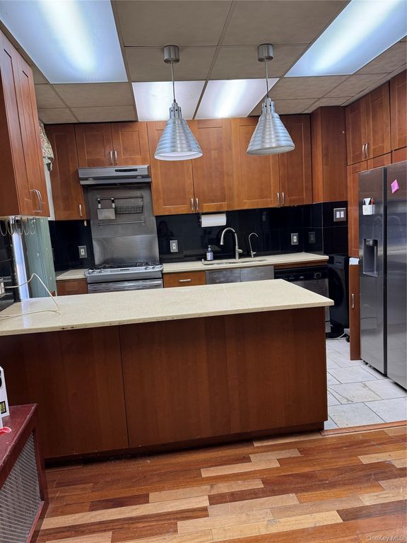 2922 Barnes Avenue 5F, Bronx, NY 10467