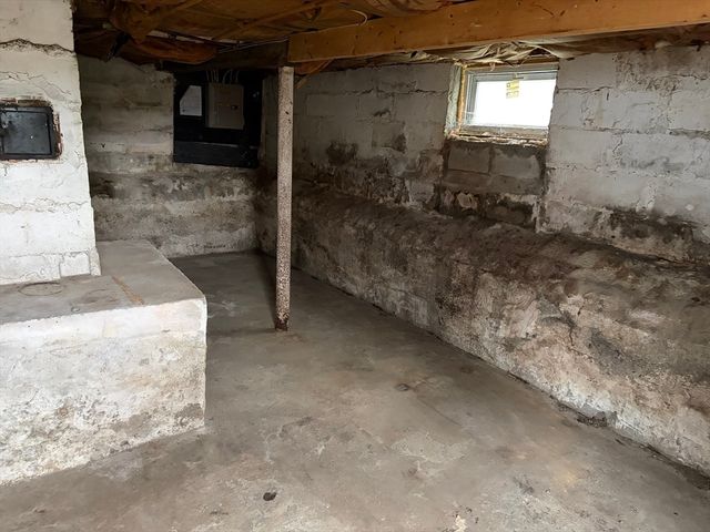 180 Rochambeau St, New Bedford, MA 02745