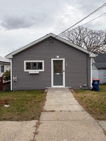 180 Rochambeau St, New Bedford, MA 02745