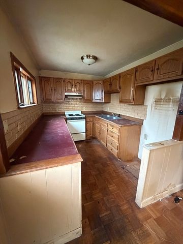 180 Rochambeau St, New Bedford, MA 02745