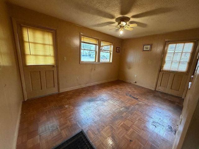 180 Rochambeau St, New Bedford, MA 02745