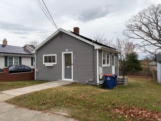 180 Rochambeau St, New Bedford, MA 02745