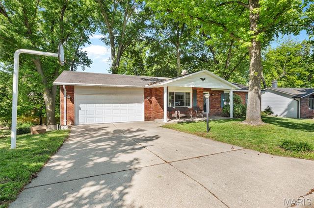 5 Beatrice Court, East Alton, IL 62024