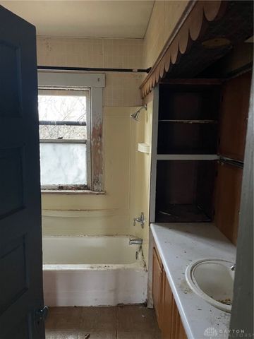 120 Cambridge Avenue 1, Dayton, OH 45406