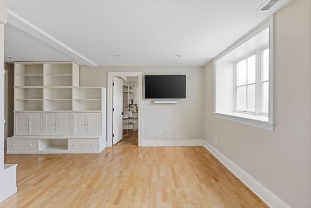 368 Concord Ave 1, Cambridge, MA 02138