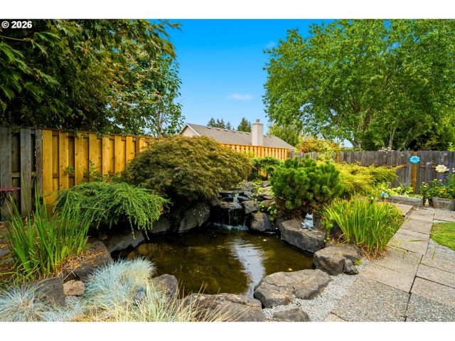1961 Ne COBURN Dr, Mc Minnville, OR 97128