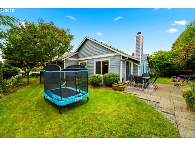 1961 Ne COBURN Dr, Mc Minnville, OR 97128