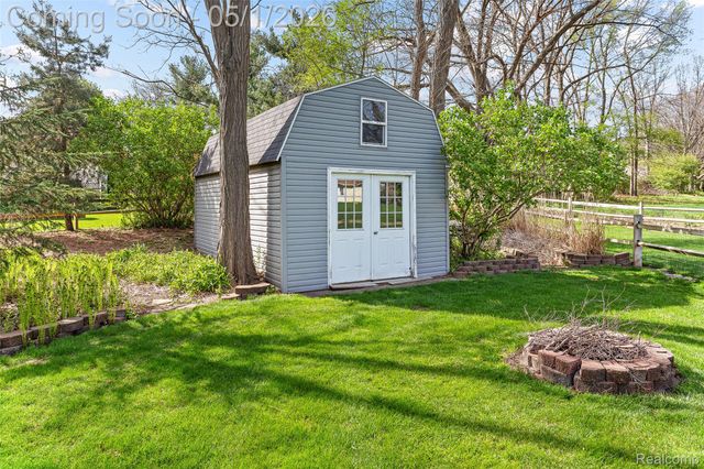 882 Fedora Drive, Tecumseh, MI 49286