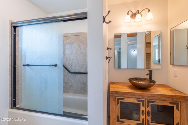 2942 N Longhorn Drive, Tucson, AZ 85749