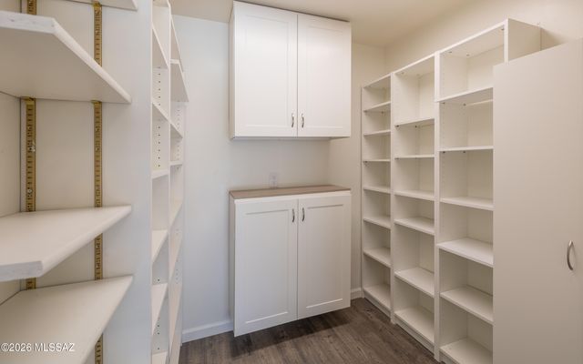 2942 N Longhorn Drive, Tucson, AZ 85749